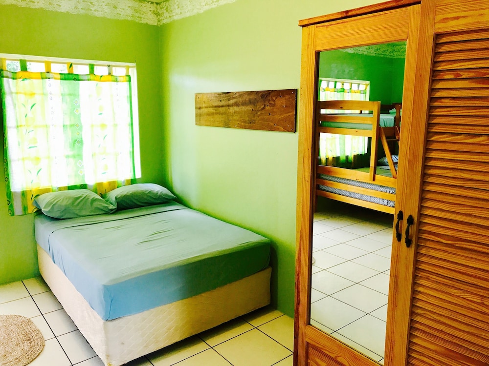 Basic Apartment, Multiple Beds, Kitchen, Pool View photo 3