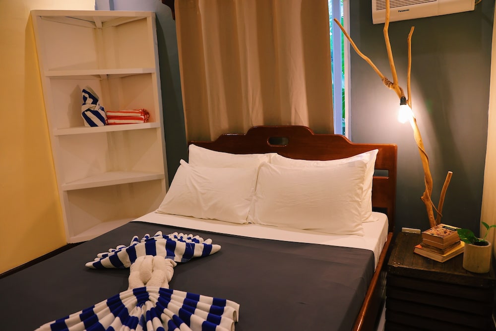 Three-Bedroom Beachfront Villa photo 3