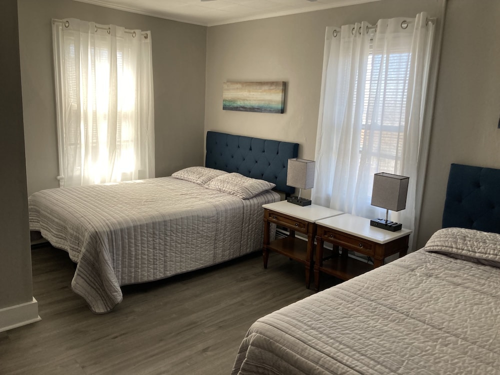 Standard Quadruple Room, Shared Bathroom (Room14)