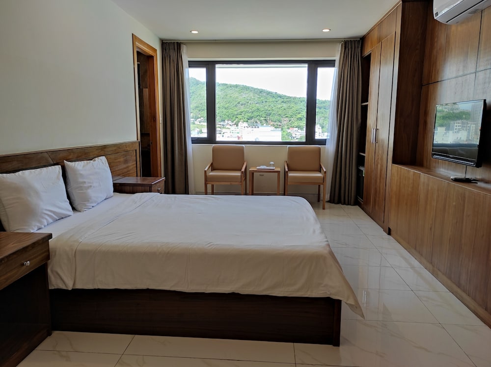 Deluxe Room, Mountain View - Photo 3