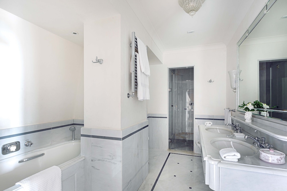 Junior Suite, Sea View (Premium - with Balcony or Terrace) thumbnail 5