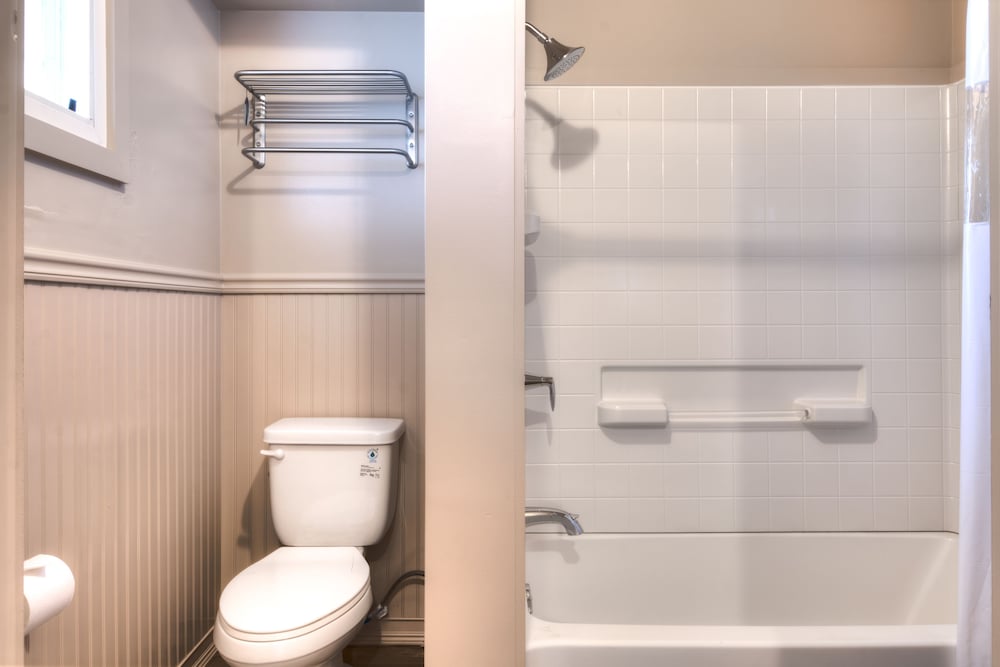 Ocean View (1st - 3rd Upper Floors, Stair Access Only