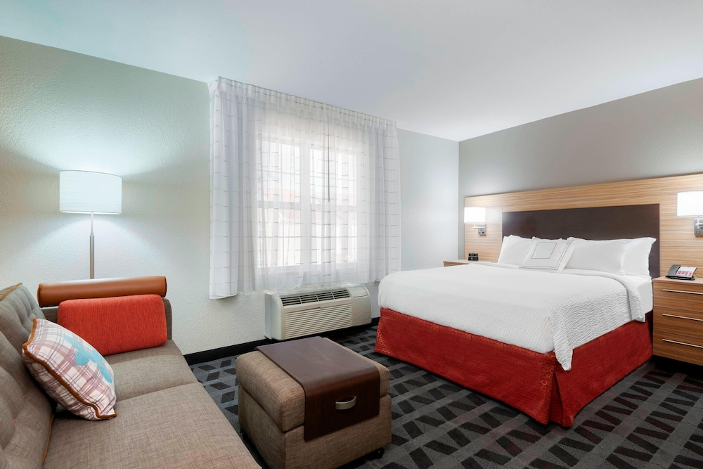 Studio, 1 Queen Bed with Sofa bed (Mobility Accessible, Tub) - Photo 3