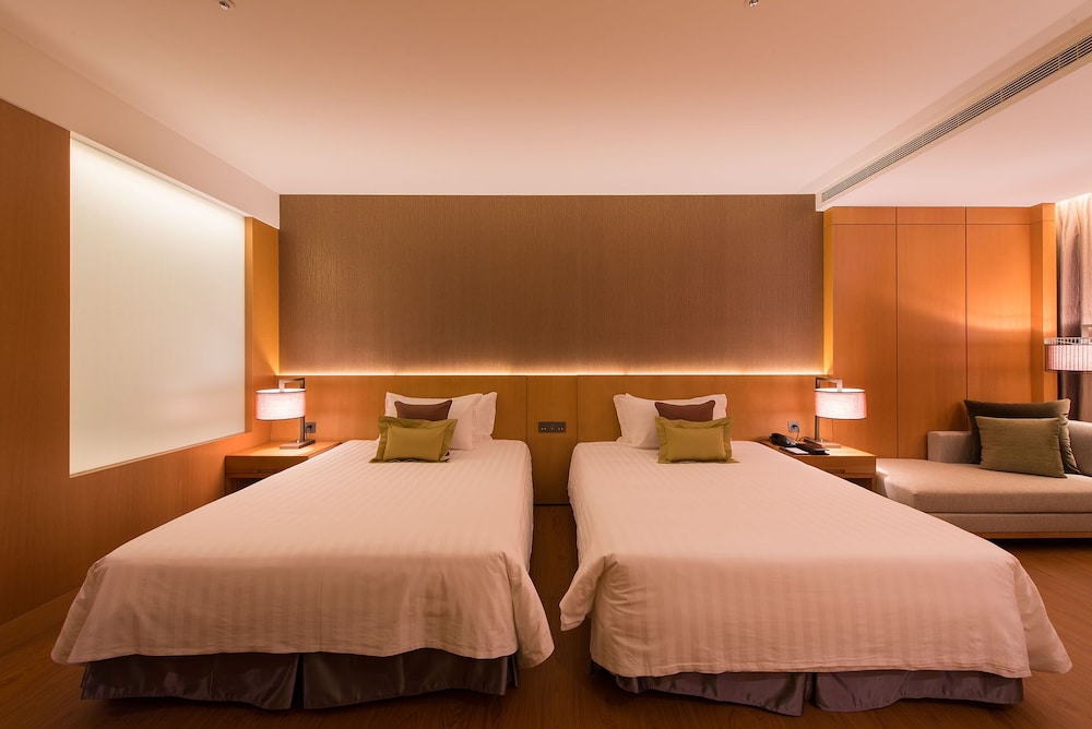 Deluxe Double Room, Lake View, Tower photo 3