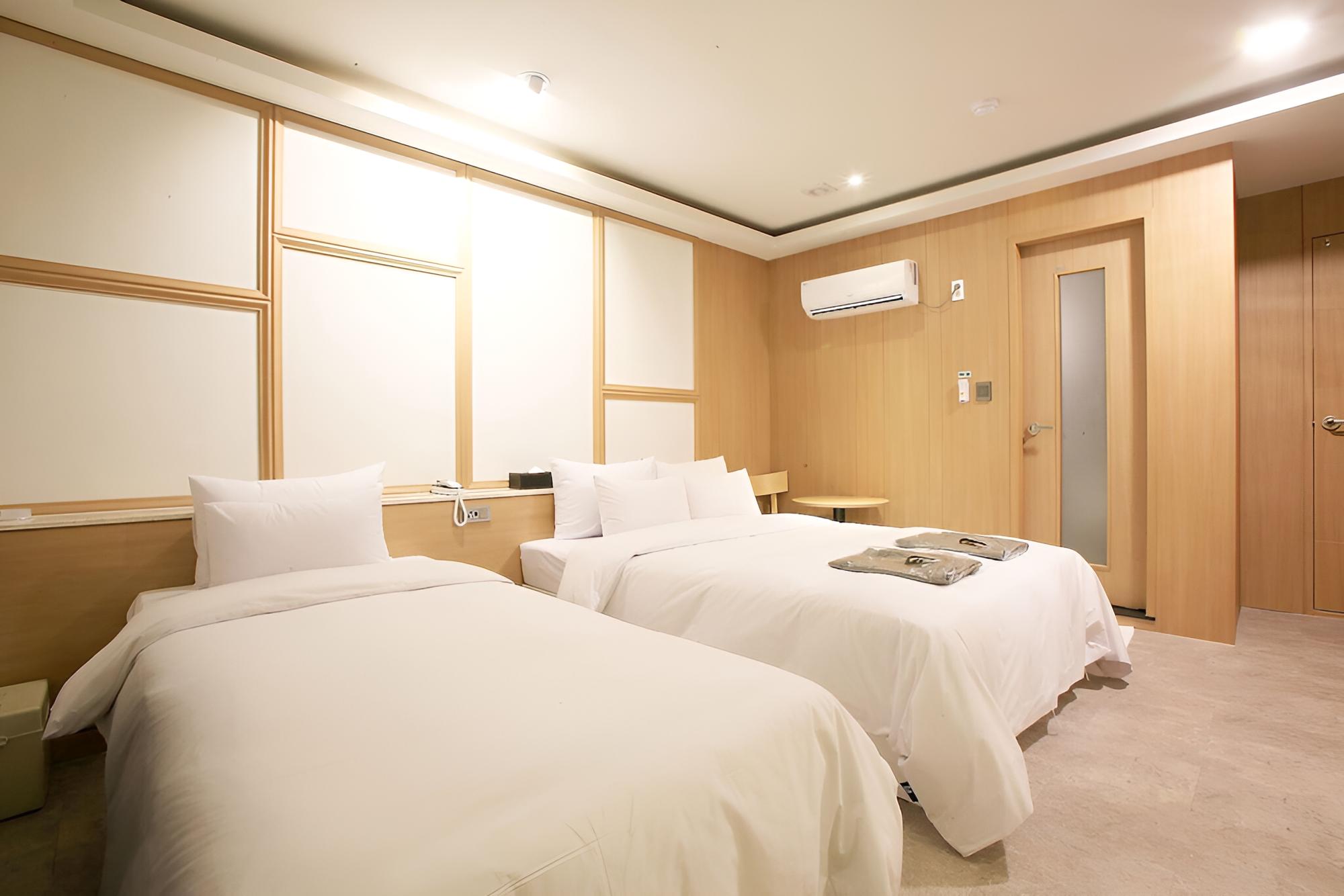 Room (Deluxe Twin (OTT PC)) photo 2