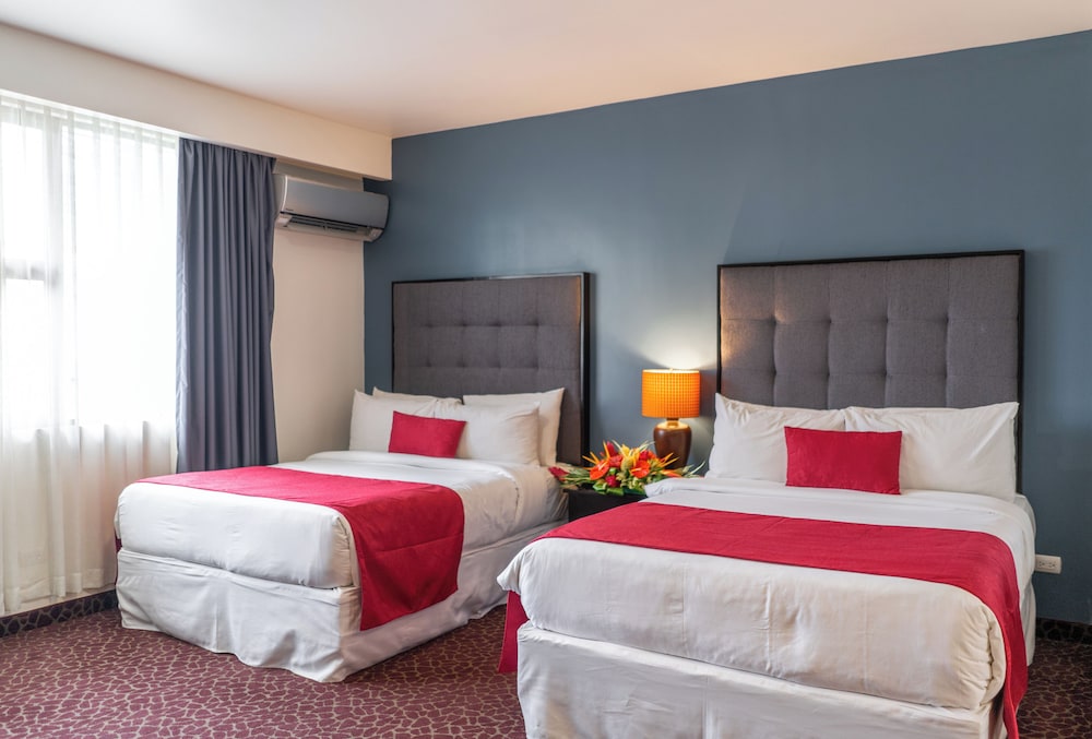 Junior Suite, 2 Double Beds - Photo 6