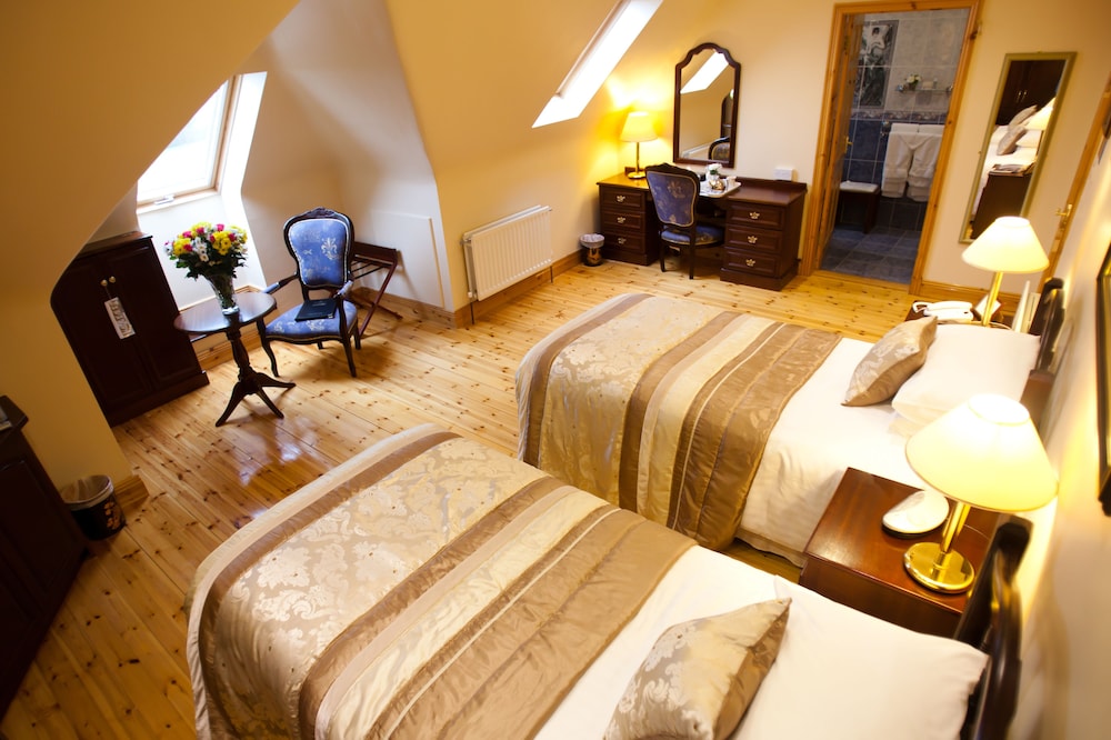 Deluxe Twin Room Ensuite with Bath Sea View (Golf Course View - Room 4) photo 2