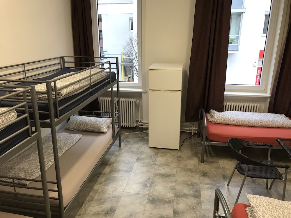 6-Bed Mixed Dormitory Room photo 1