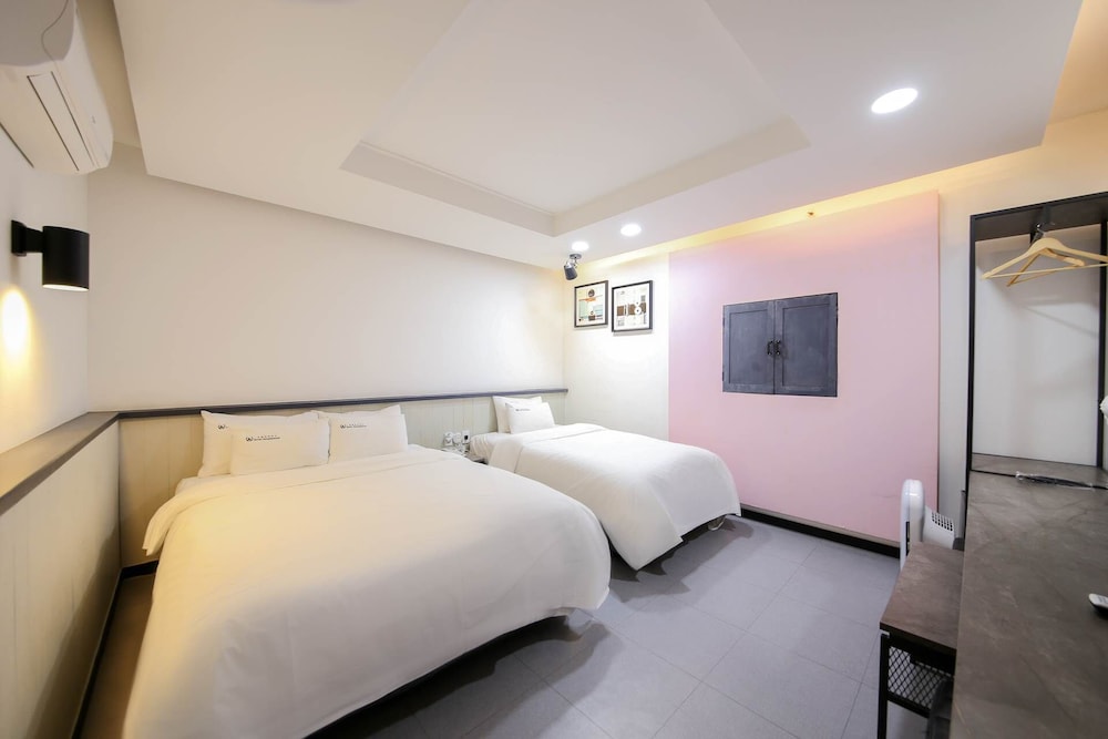Basic Twin Room