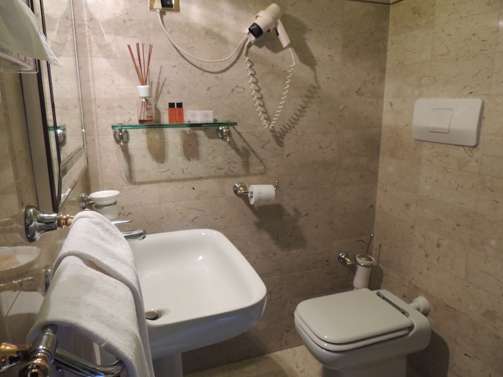 Family Apartment, 2 Bedrooms, Connecting Rooms, Park View - Photo 6