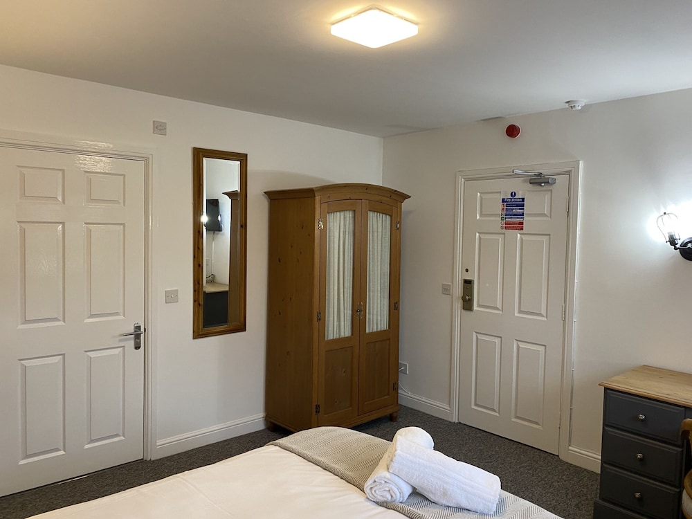 Double Room, Ensuite - Photo 3