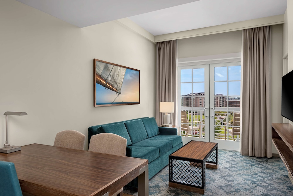 One Bedroom Suite, 2 Queen Beds, Balcony, Harbor View - Photo 2