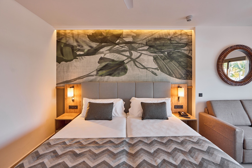 Junior Suite, Partial Sea View (B2C) photo 2