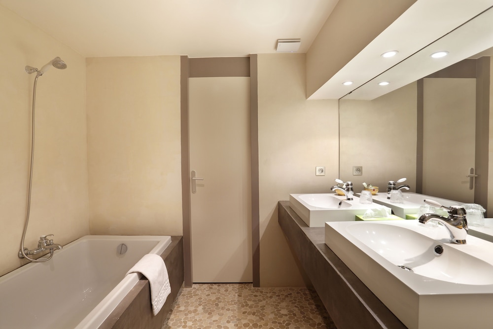 Superior Double Room - Photo 2