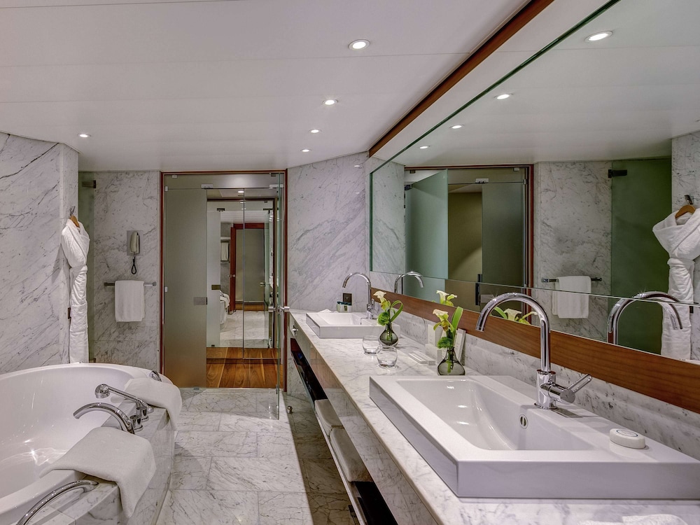 Executive Suite, 1 Double Bed, Lake View photo 3