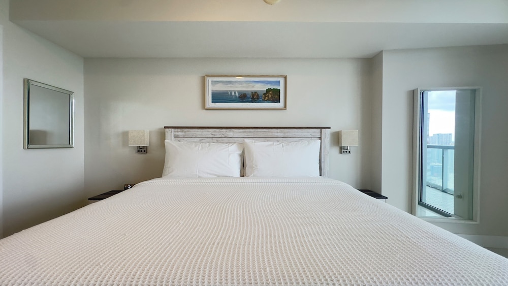 Boutique Apart, 1 King & Sofa Bed, Sauna, River/City Views, Balcony4207