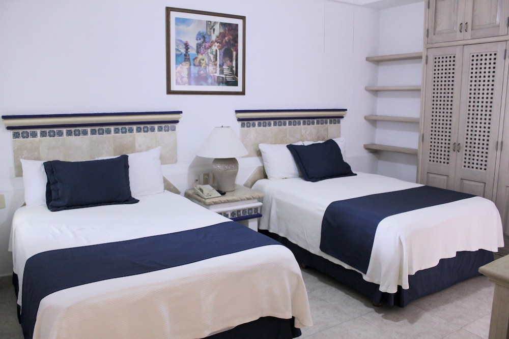 Suite, 2 Double Beds, Oceanfront photo 3