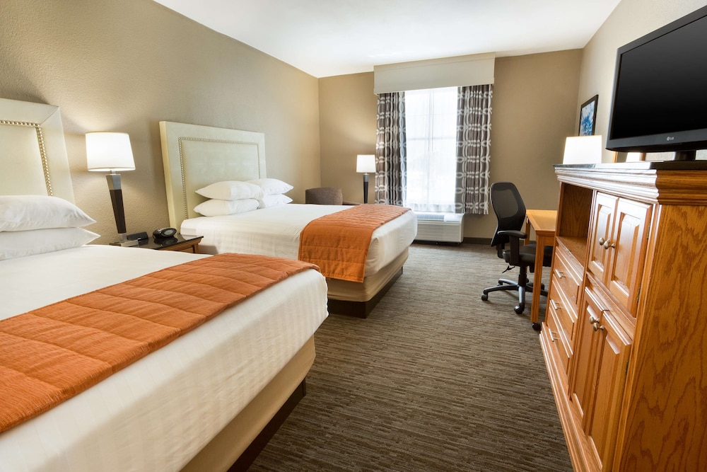 Deluxe Room, 2 Queen Beds, Refrigerator & Microwave (Upper Floor)