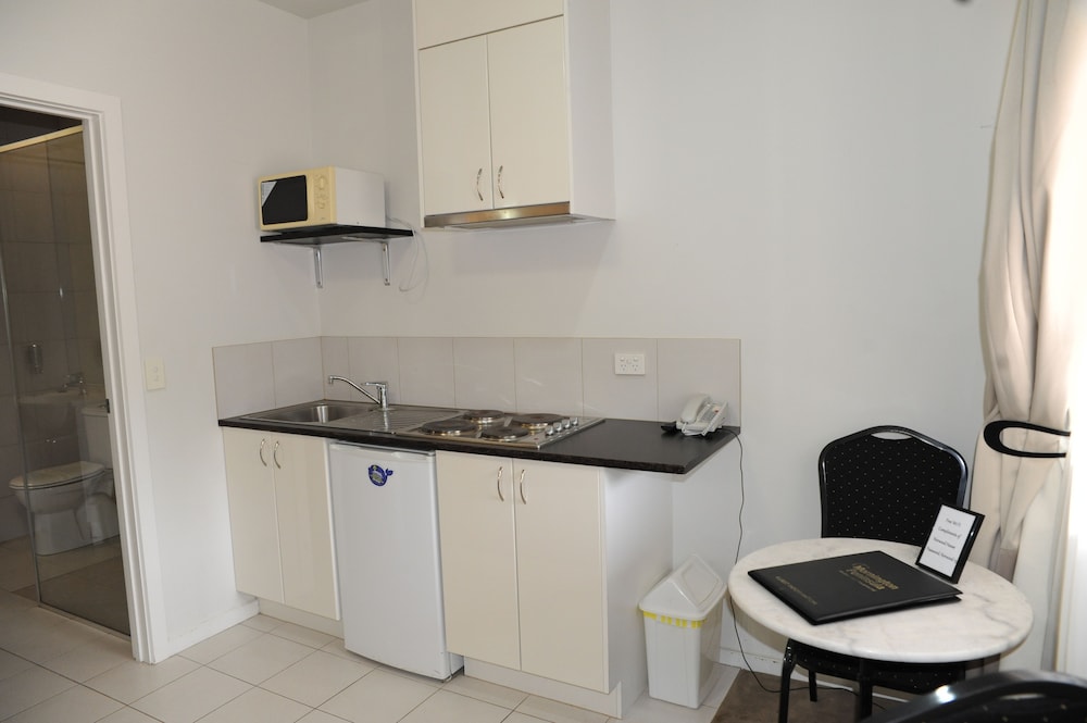 Family Room w/Kitchenette photo 3