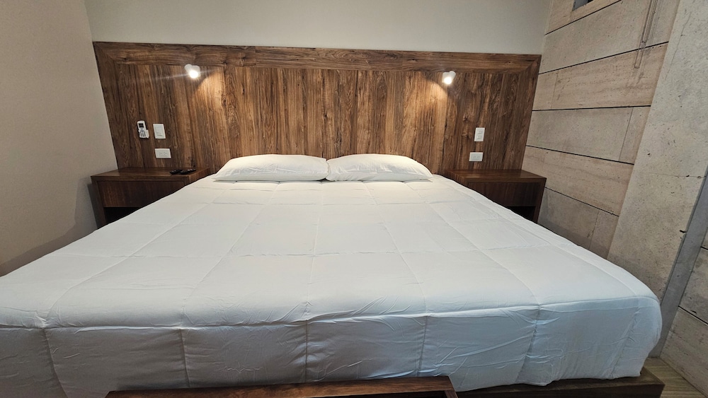 Deluxe Room, 1 King Bed
