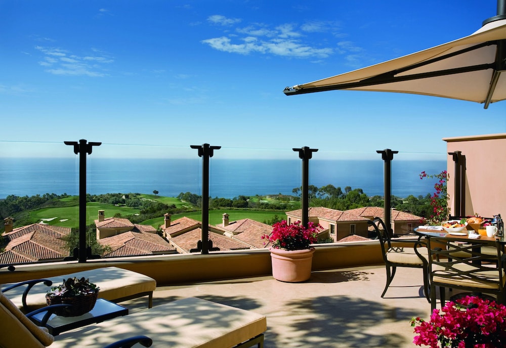 Premium Bungalow, 2 Queen Beds, Ocean View (Terrace) - Photo 4