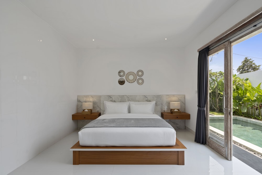 Villa photo 1