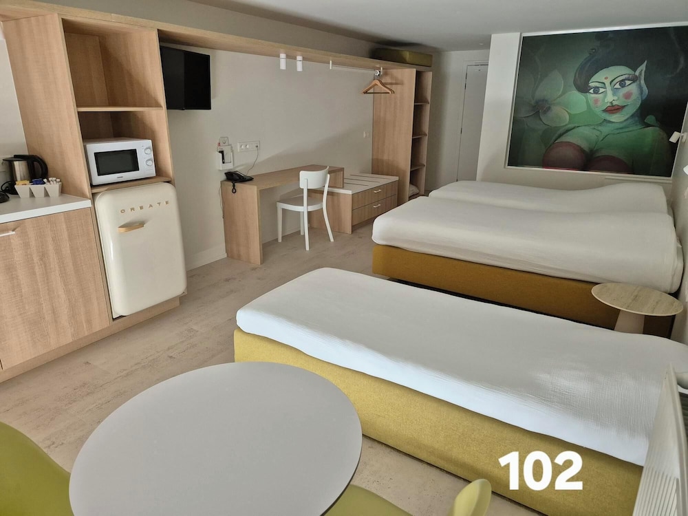 Triple Room, Accessible photo 1