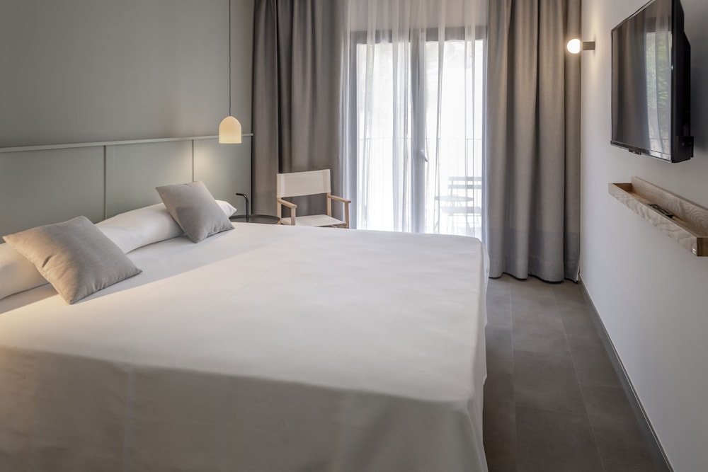 Standard Double or Twin Room, Sea View - Photo 6