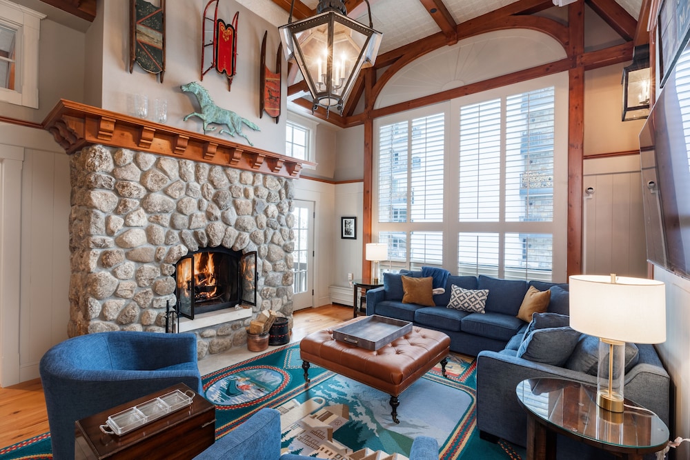 Grand Condo #526