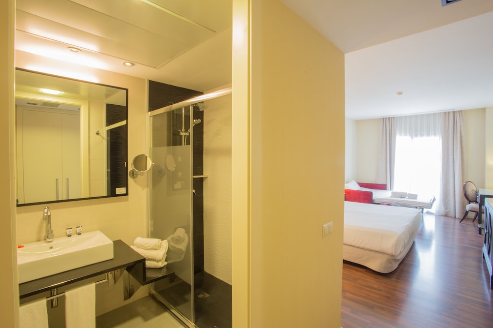 Family Triple Room - Photo 9