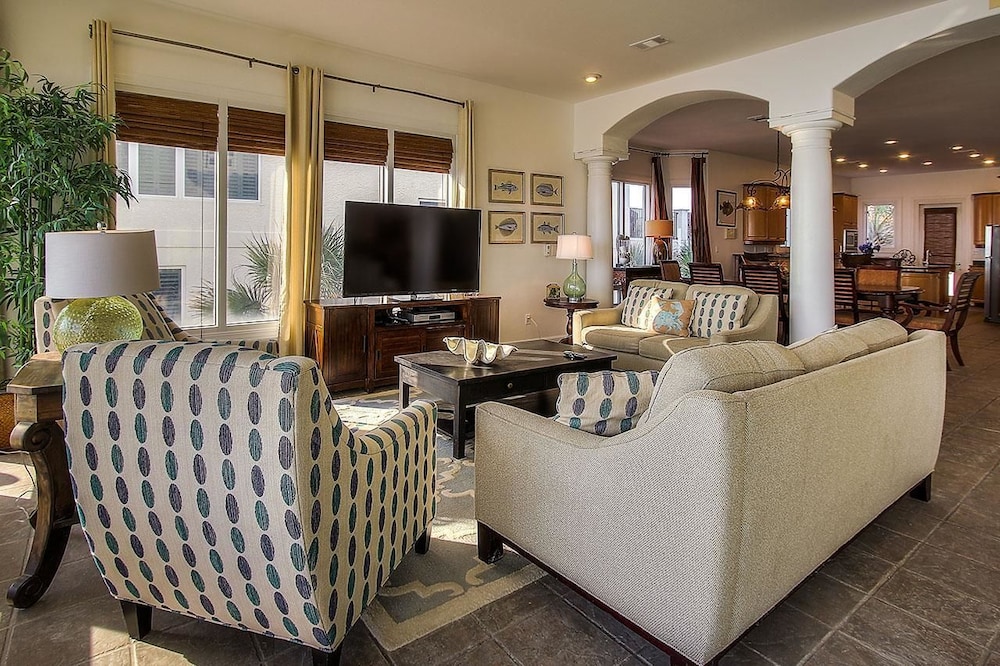 House, 5 Bedrooms, Ocean View, Beachfront