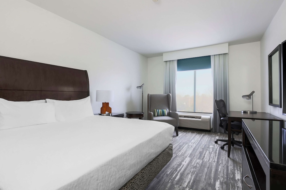Room, 1 King Bed, Accessible - Photo 2