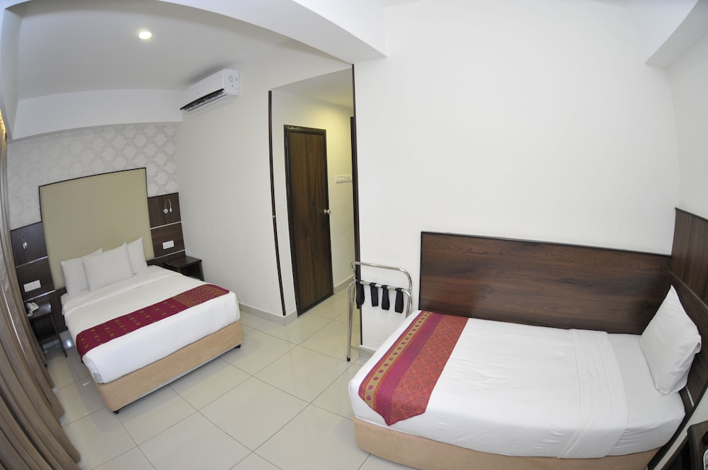Family Triple Room, City View