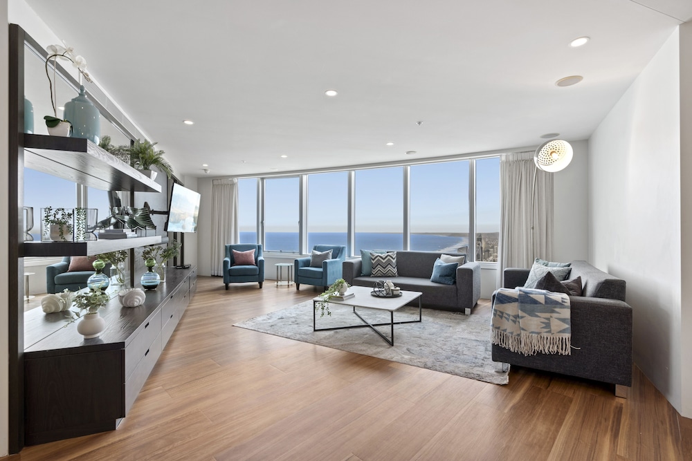 4 Bedroom Sub-Penthouse
