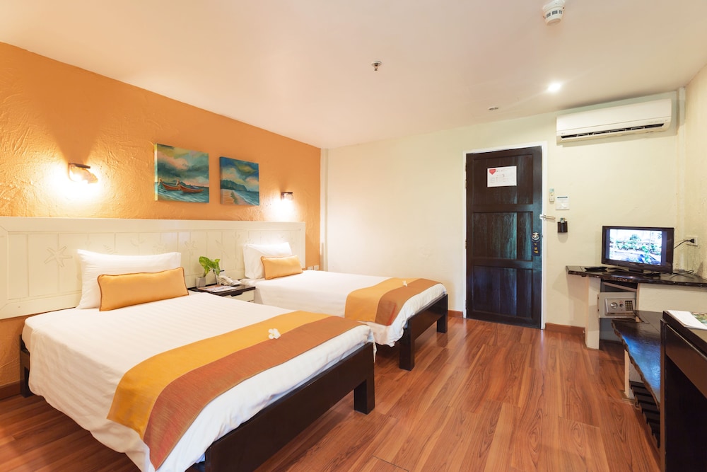 Deluxe Double or Twin Room photo 3