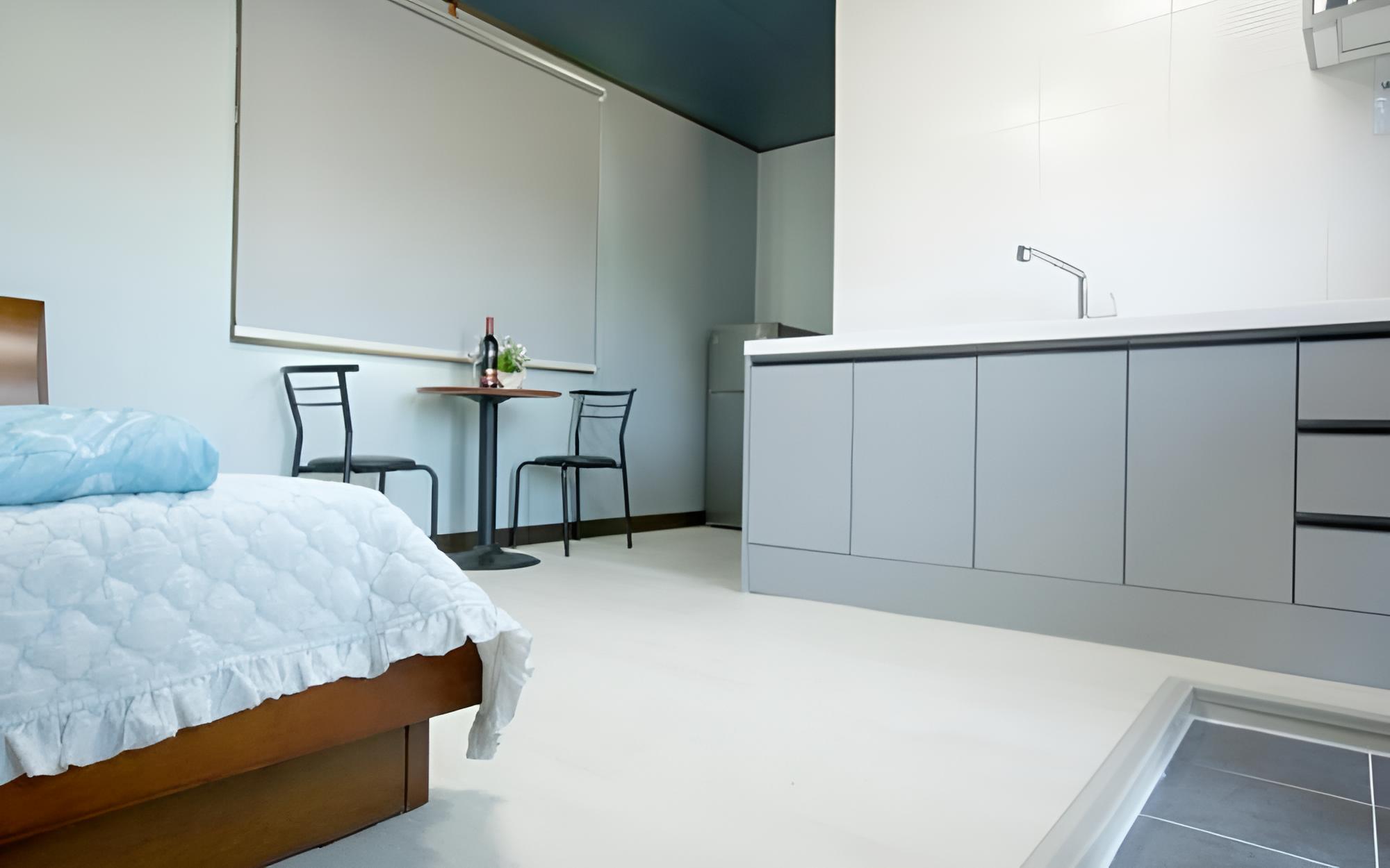 Room (Building B Room 101 (Bed Room) Pet Al) photo 3