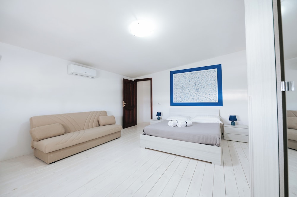 Deluxe Apartment photo 3