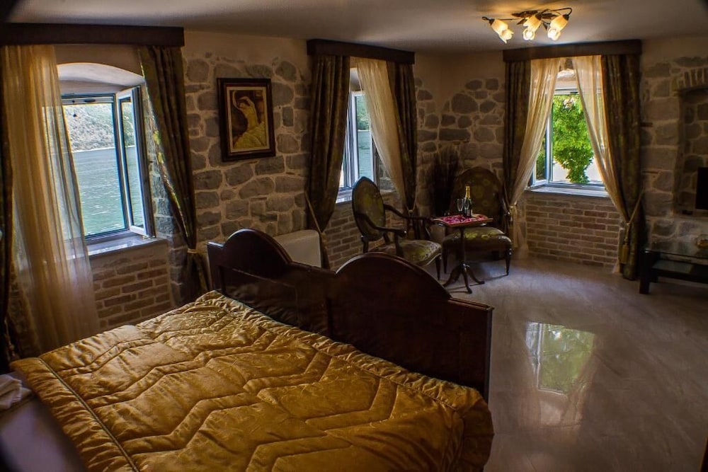 Deluxe Studio Suite, Sea View
