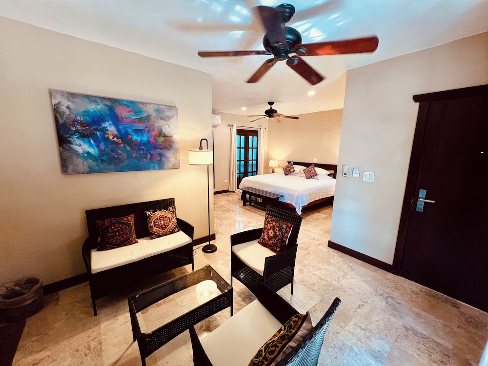Junior Suite, 1 King Bed, Balcony