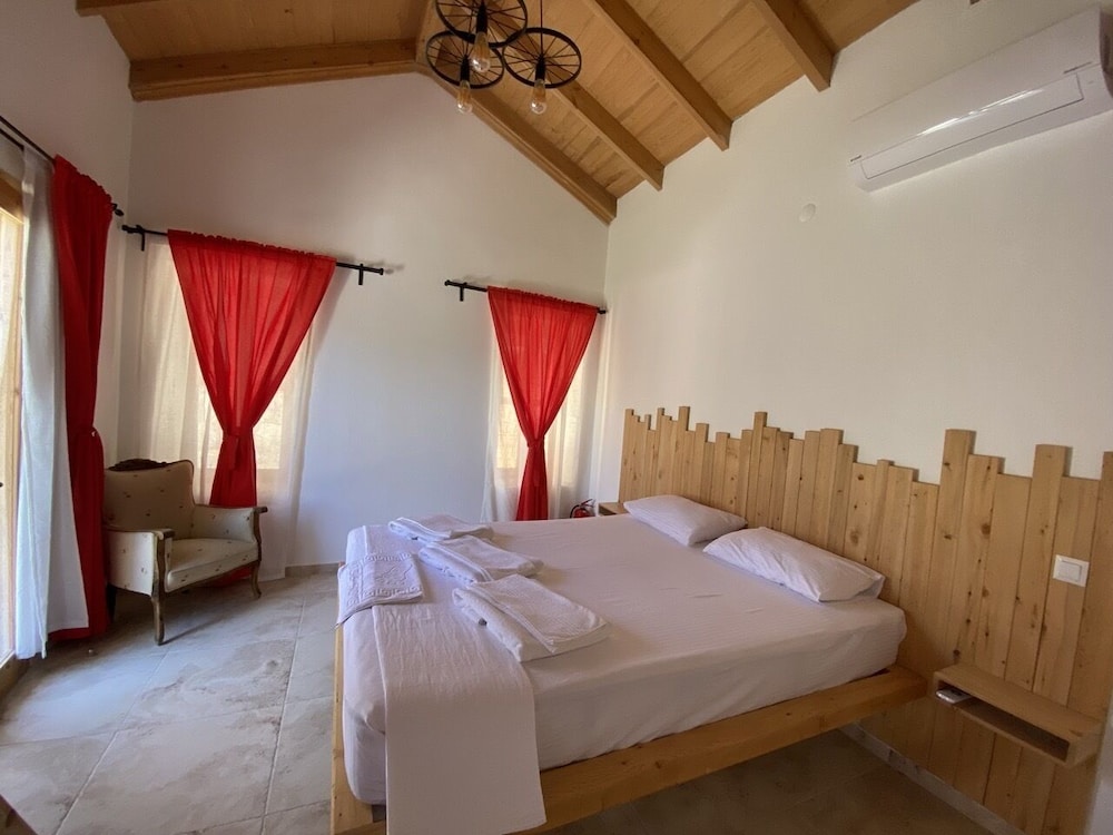Comfort Triple Room, Courtyard View, Mezzanine photo 1