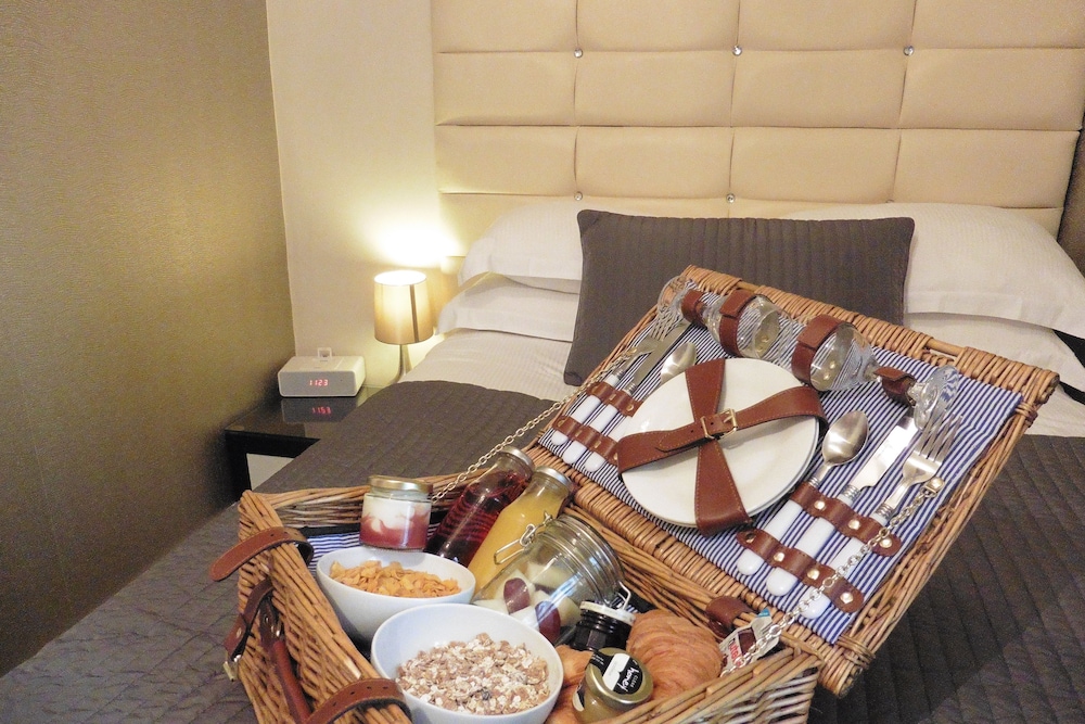 Double Room, Ensuite (Small) photo 2