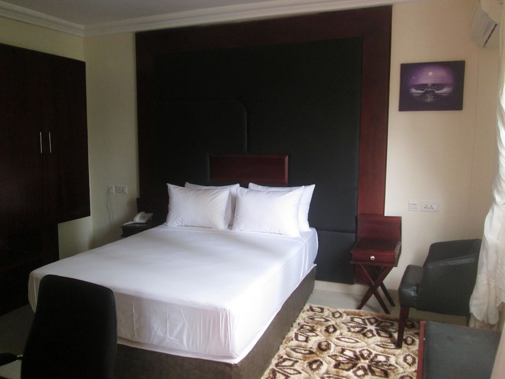 Standard Double Room, Private Bathroom, Pool View