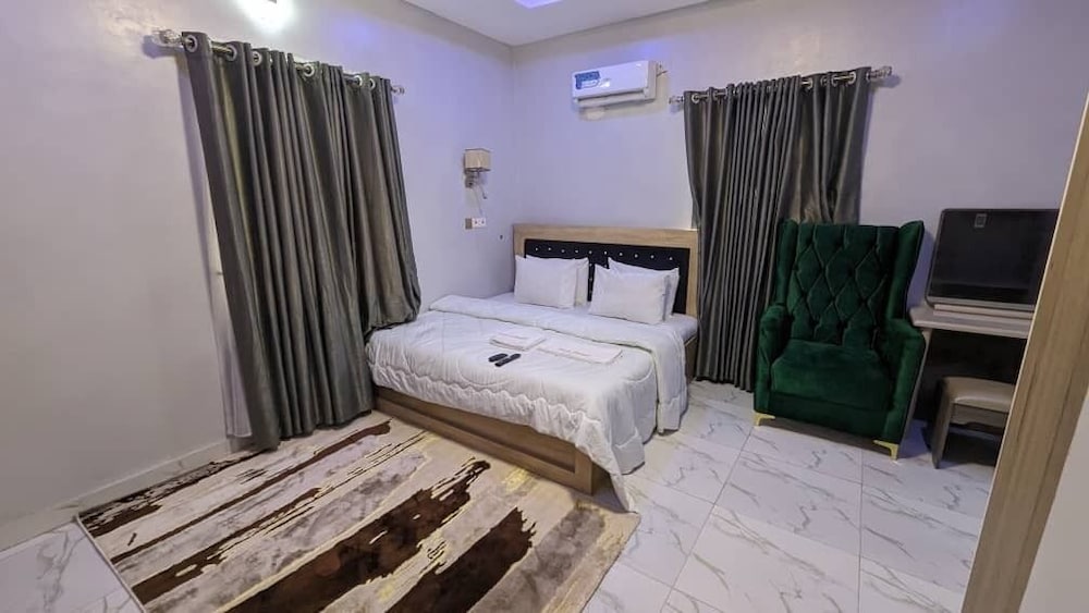 Deluxe Single Room, 1 Large Twin Bed, Executive Level photo 1