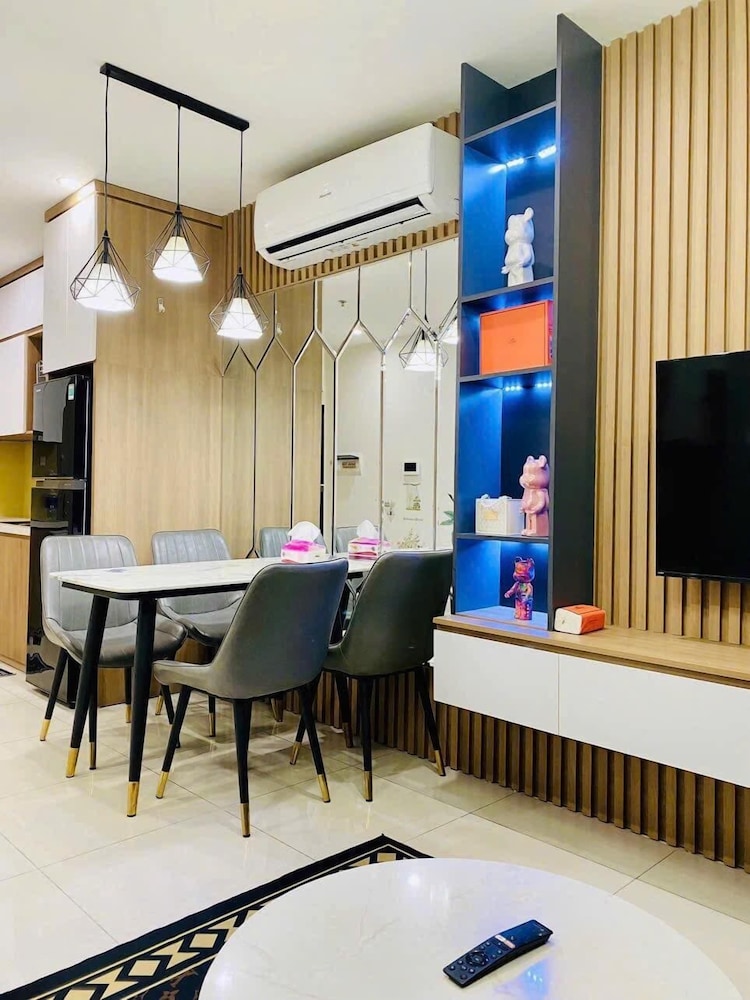 Luxury Apartment, 2 Bedrooms, Balcony, City View