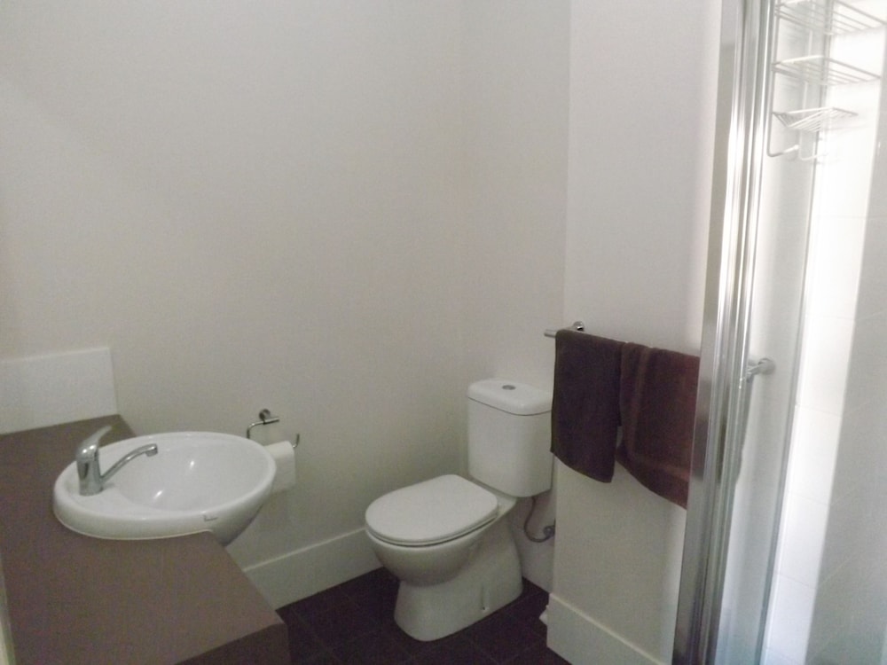 Queen Room With Ensuite photo 2