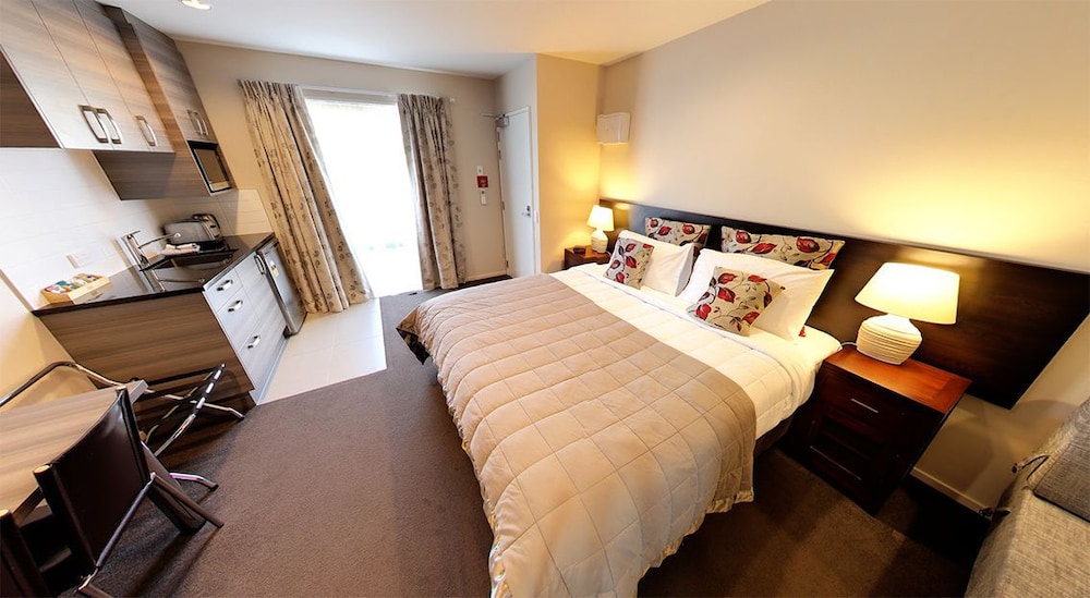 Deluxe Studio (With Sofa Bed) photo 1