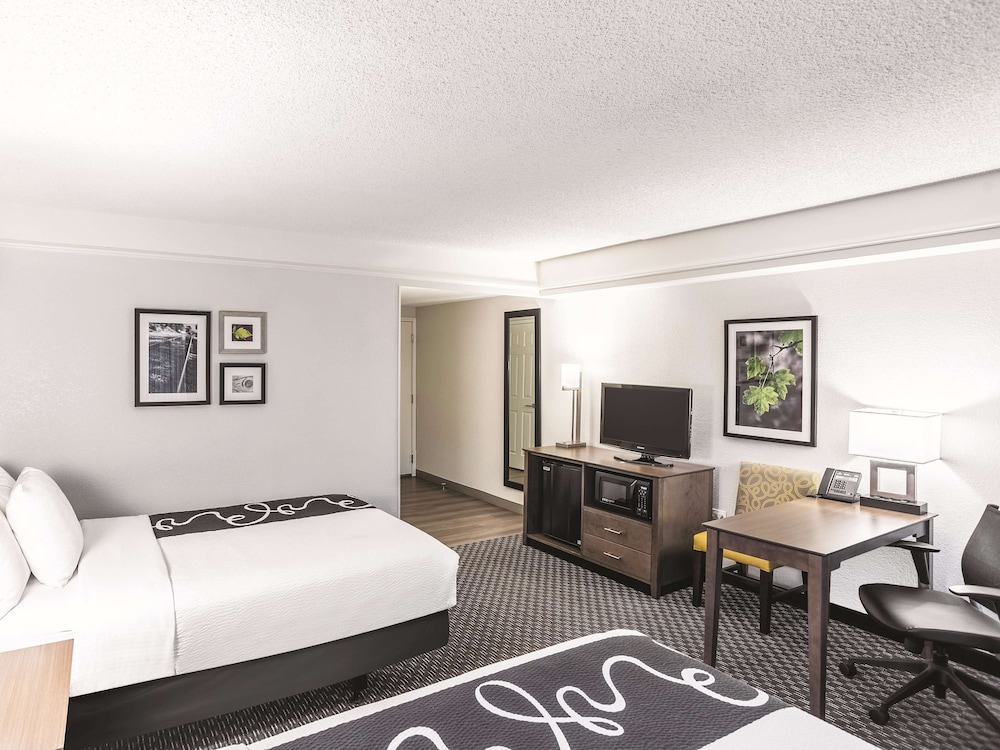 Room, 2 Double Beds, Accessible, Non Smoking (Mobility/Hearing Impaired Accessible)