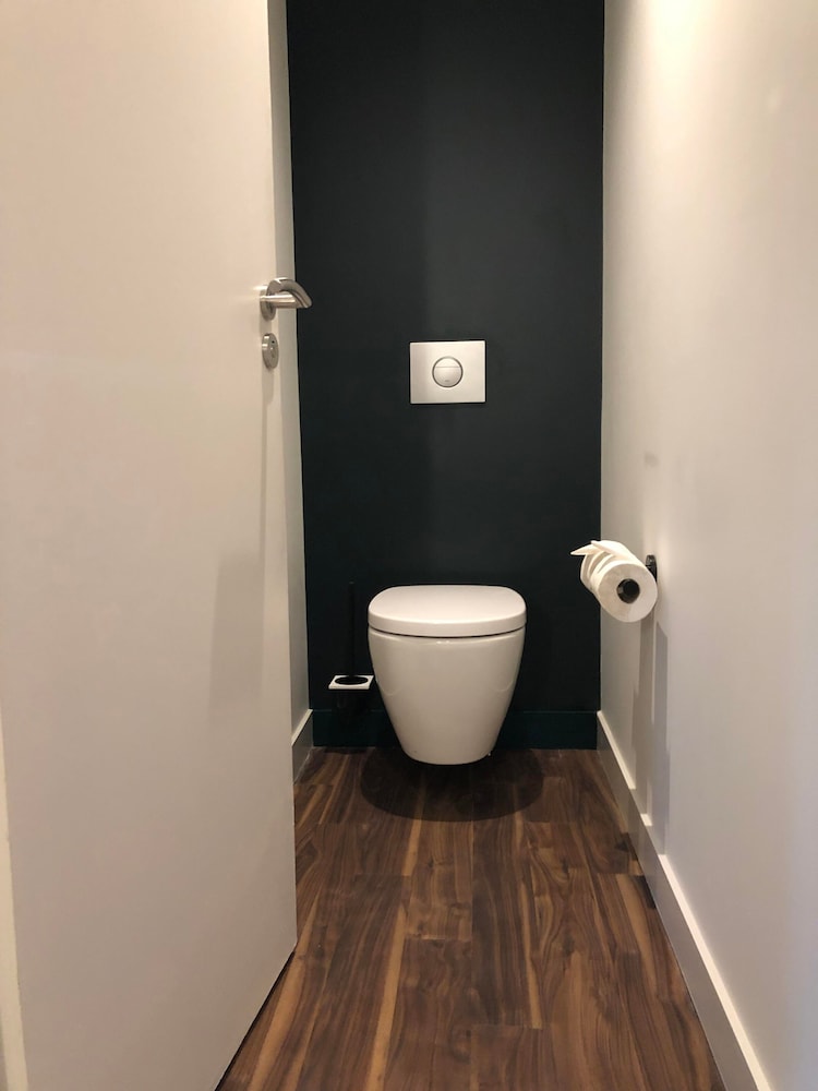 Executive Room, 1 King Bed, Non Smoking, Bathtub - Photo 4