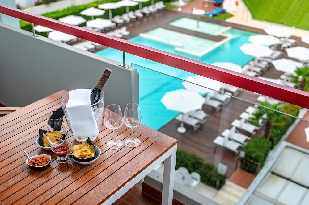 Classic Studio, Balcony, Pool View (Suite Domino Small) photo 1