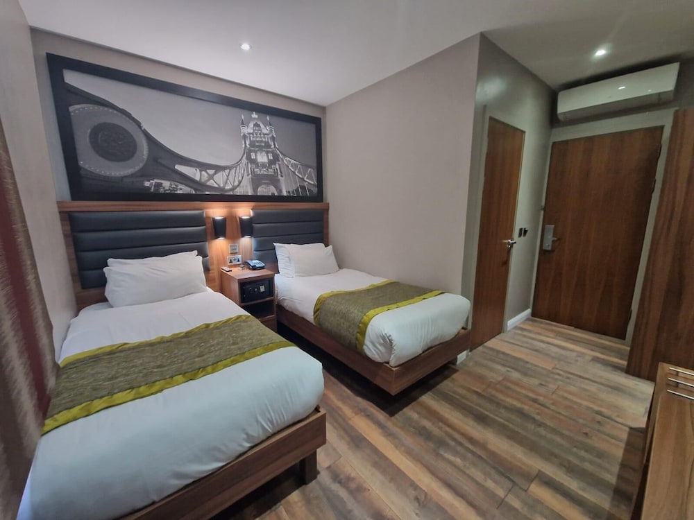 Deluxe Twin Room, Garden View (Folding Bed for Third Person) photo 1